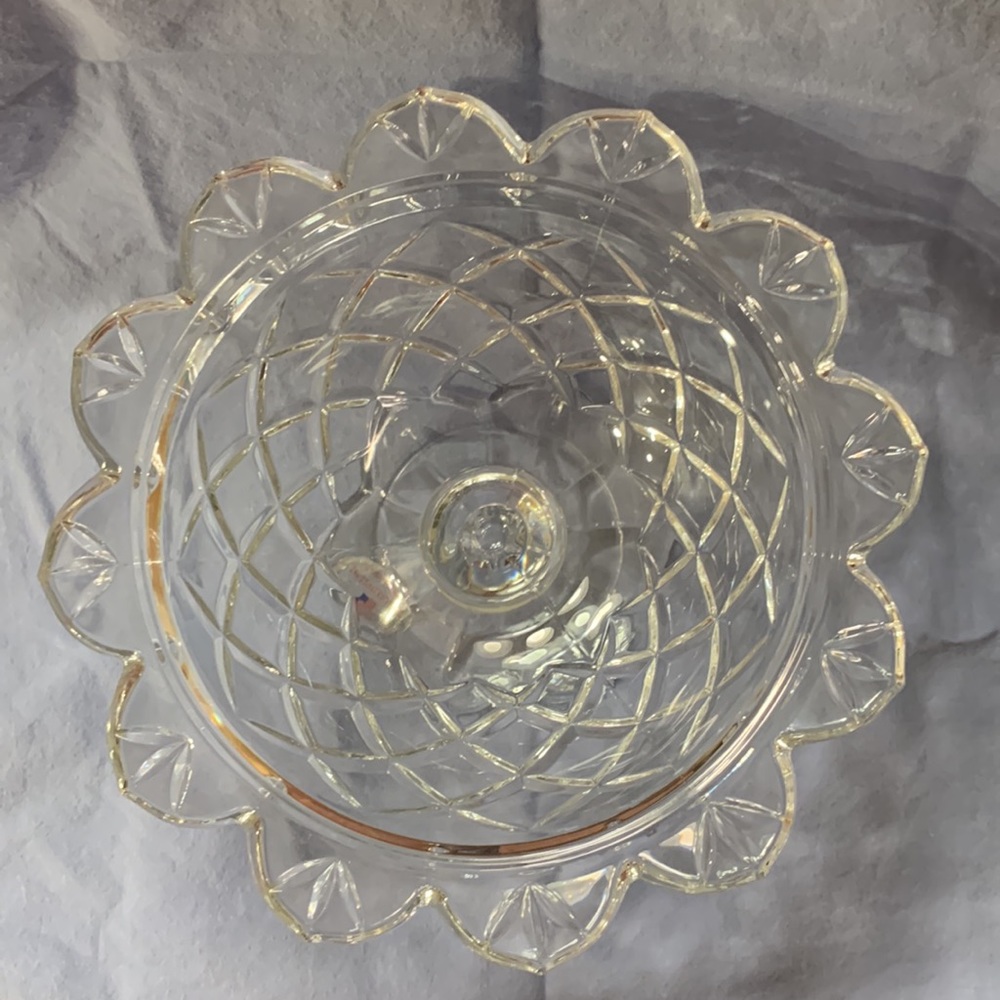 100% Beautiful Crystal Flower Shaped Serving/Candy Dish - Picture 3 of 3
